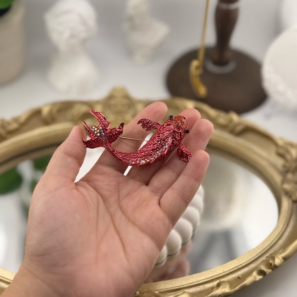 Betsey Johnson Elegant Red Fish Brooch - Picture 12 of 12